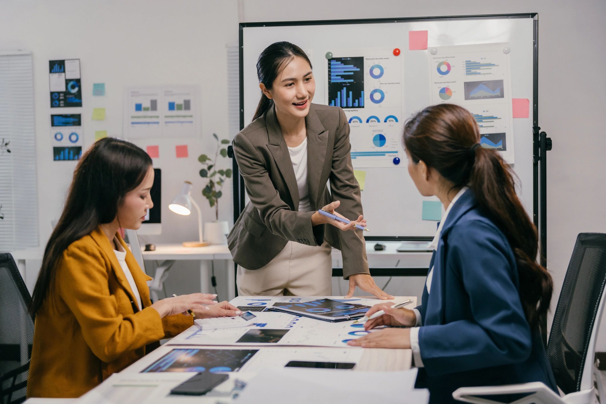 modern business team digital marketing